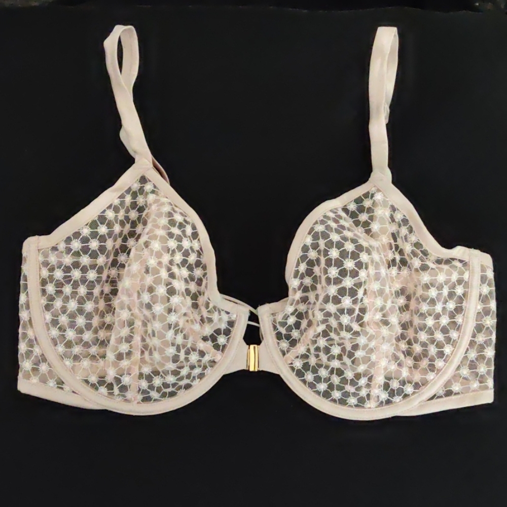 Cream Lace Victoria's Secret Bra
